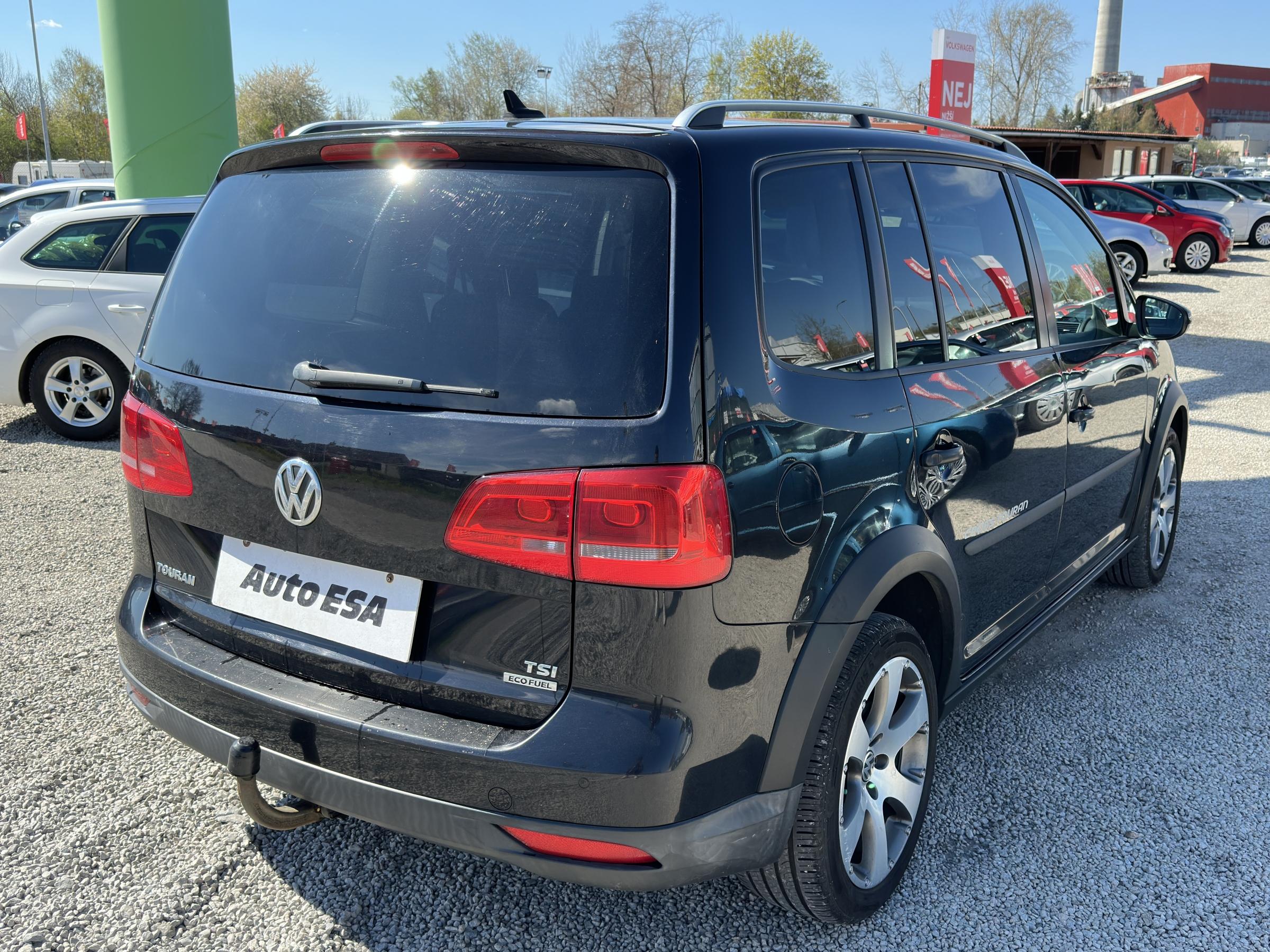 Volkswagen Touran, 2011 - pohled č. 4