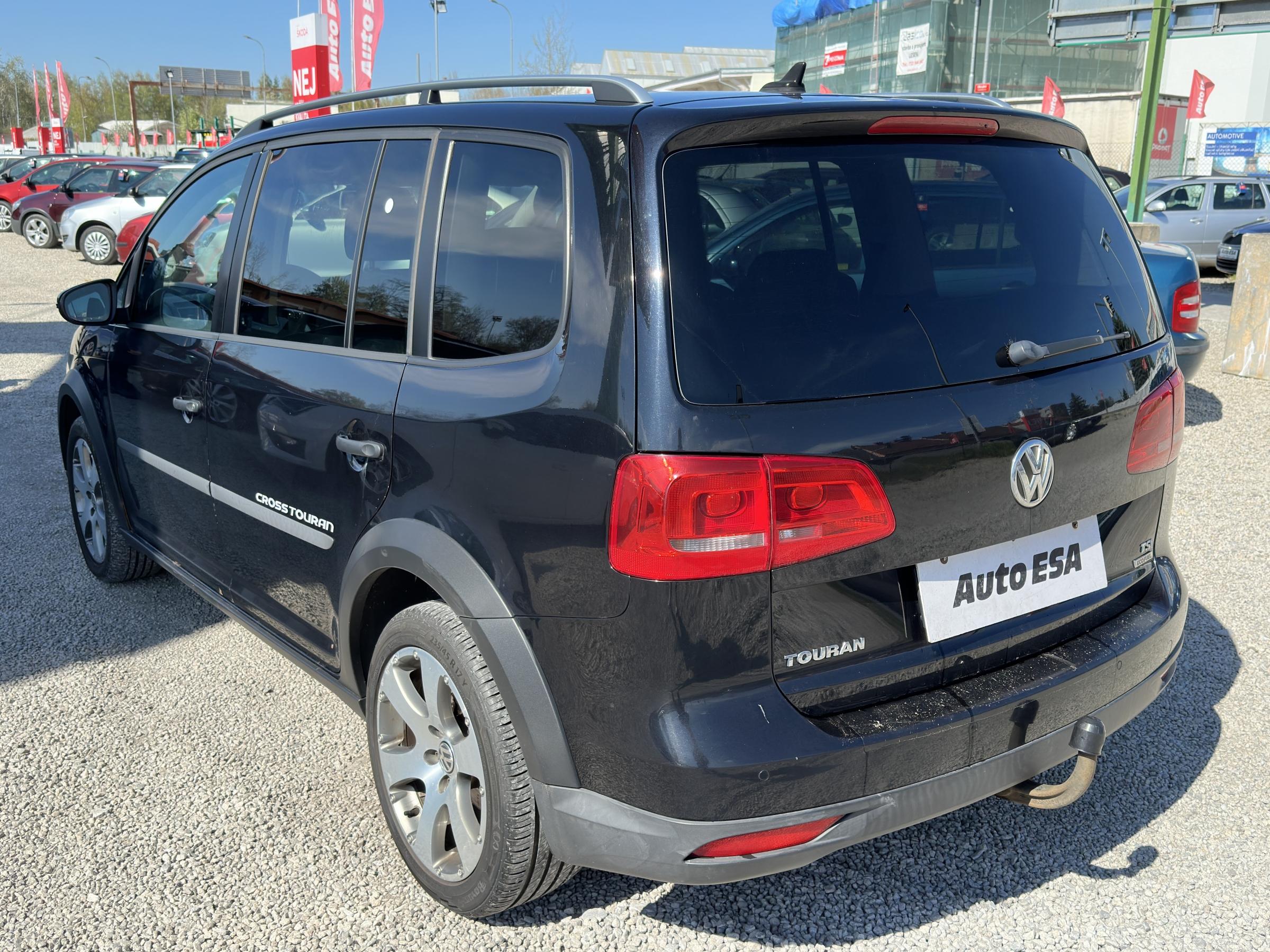 Volkswagen Touran, 2011 - pohled č. 6