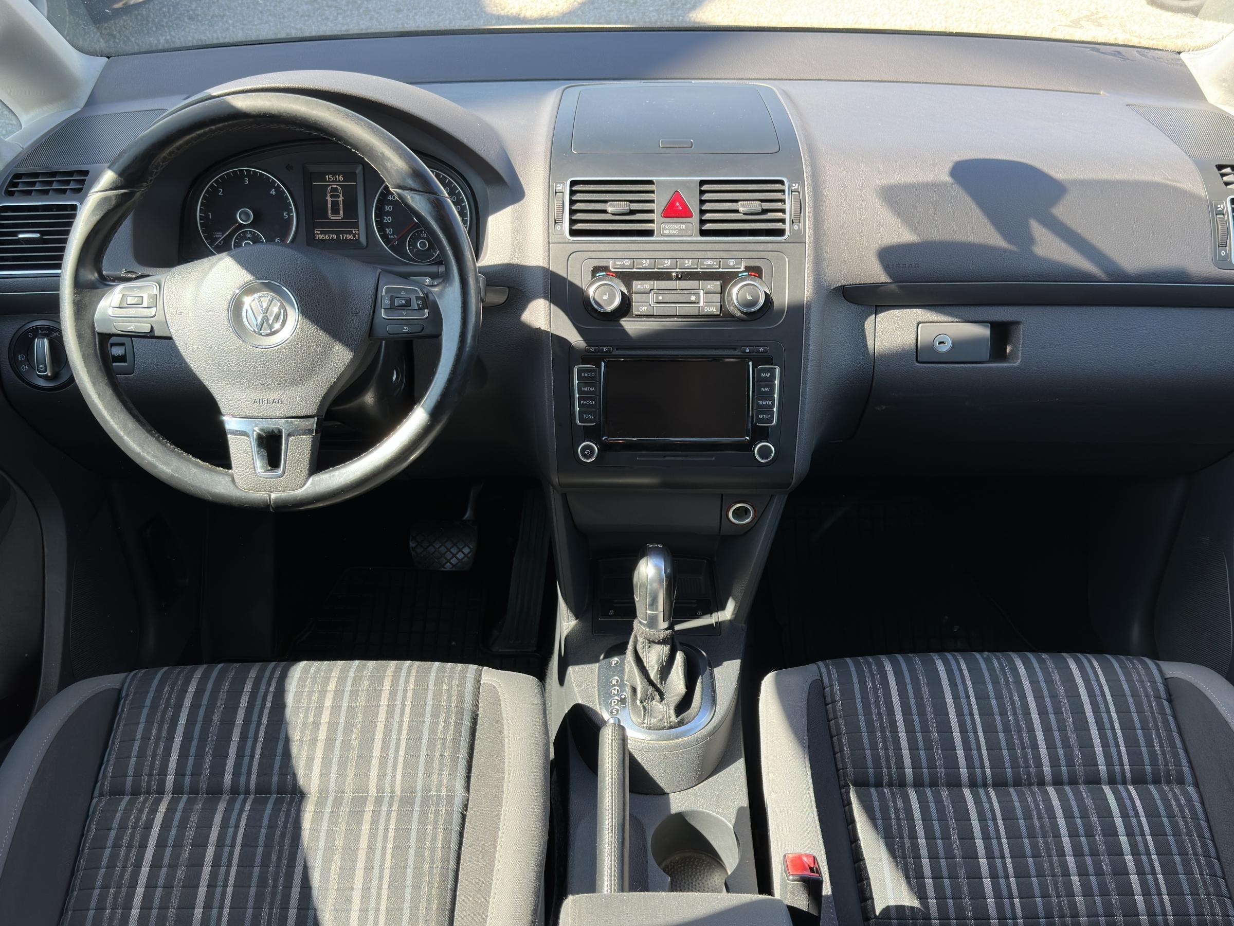 Volkswagen Touran, 2011 - pohled č. 8