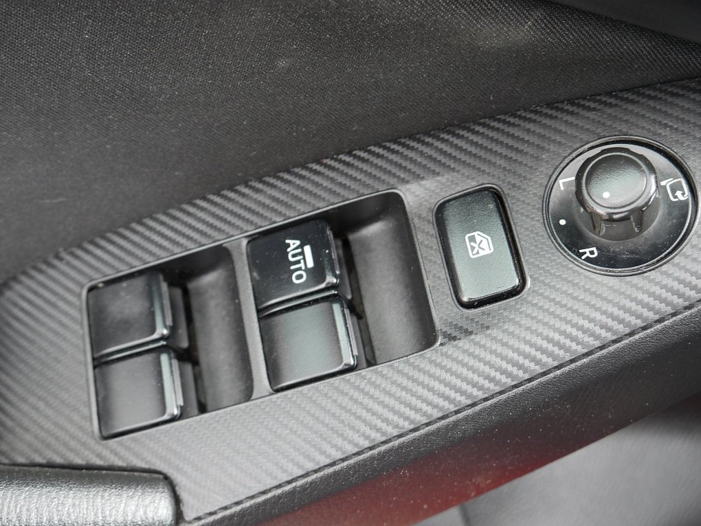 Mazda 3 2.0i 