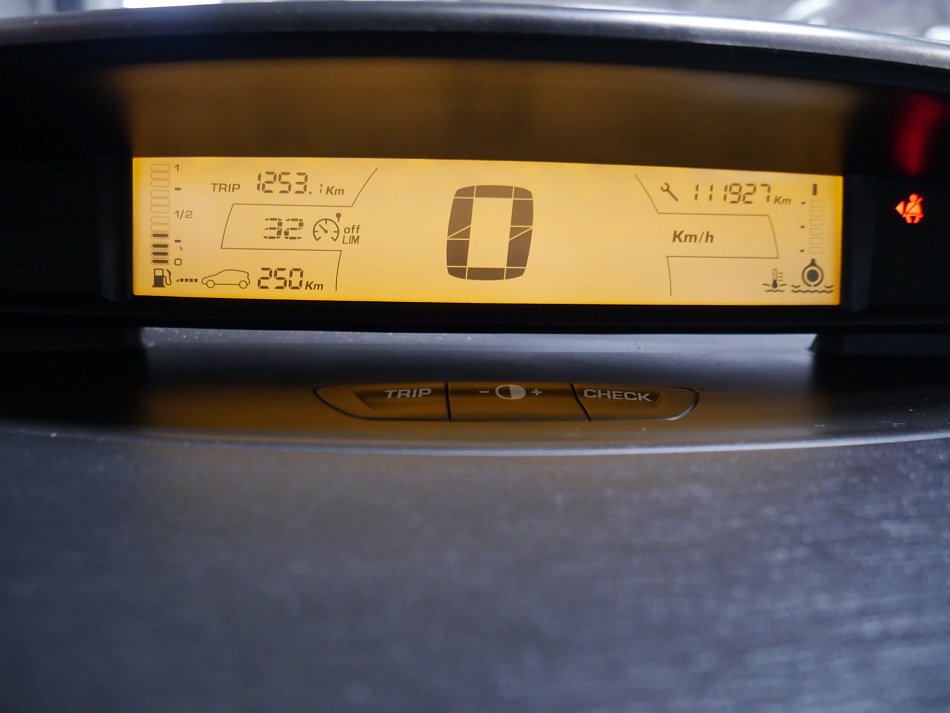 Citroën C4 1.6i 