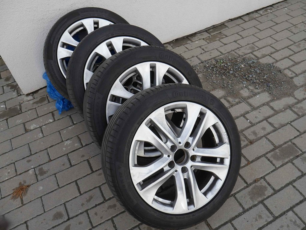 Mercedes-Benz Třída C 1.6T 