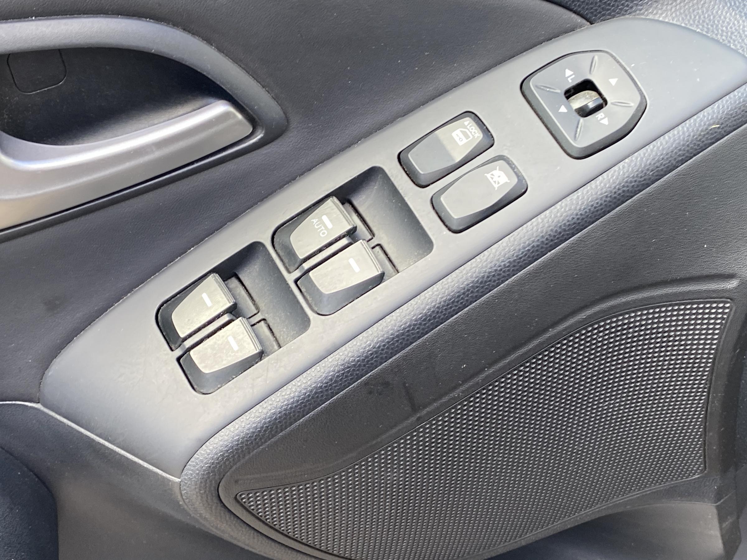 Hyundai ix35, 2011 - pohled č. 12