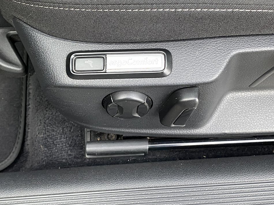 Volkswagen Passat 2.0 TDi 