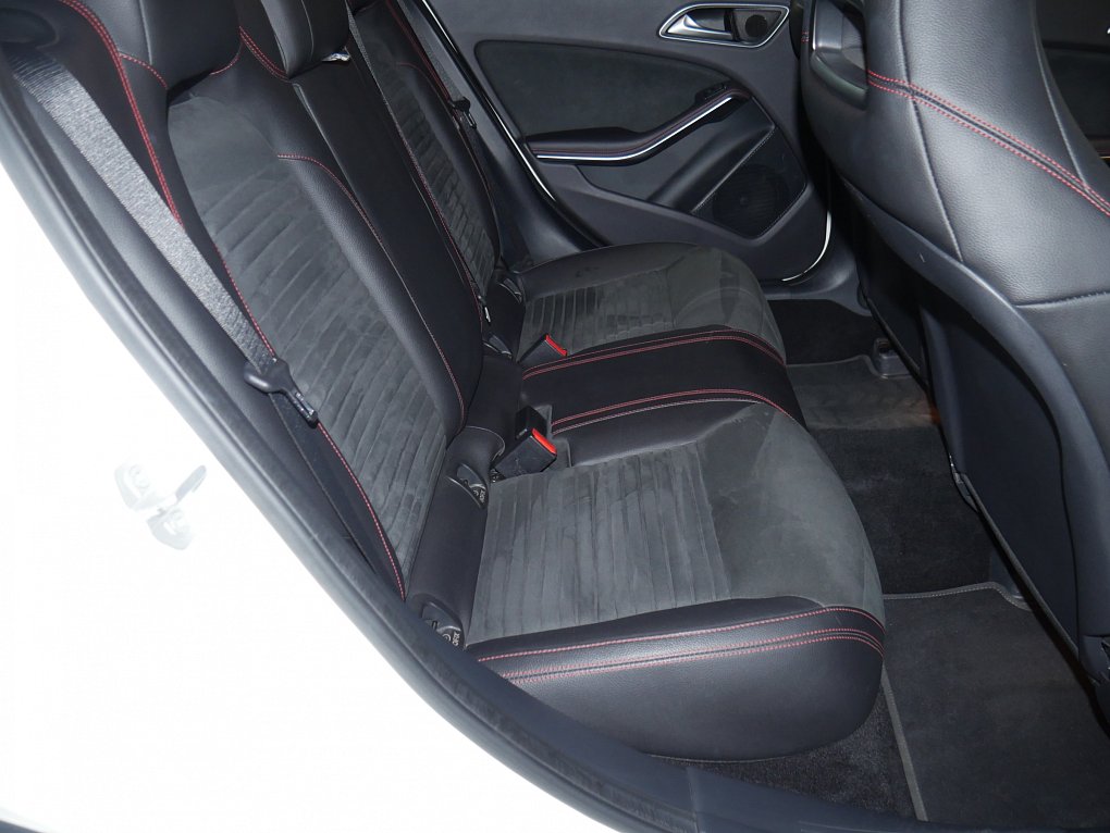 Mercedes-Benz GLA 2.2d  200 D 4Matic