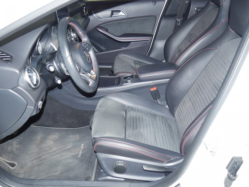 Mercedes-Benz GLA 2.2d  200 D 4Matic