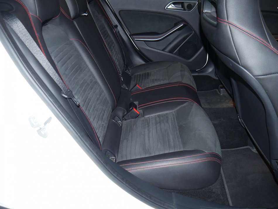 Mercedes-Benz GLA 2.2d  200 D 4Matic