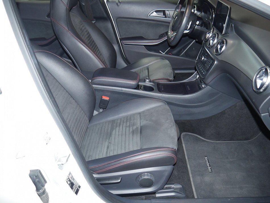Mercedes-Benz GLA 2.2d  200 D 4Matic