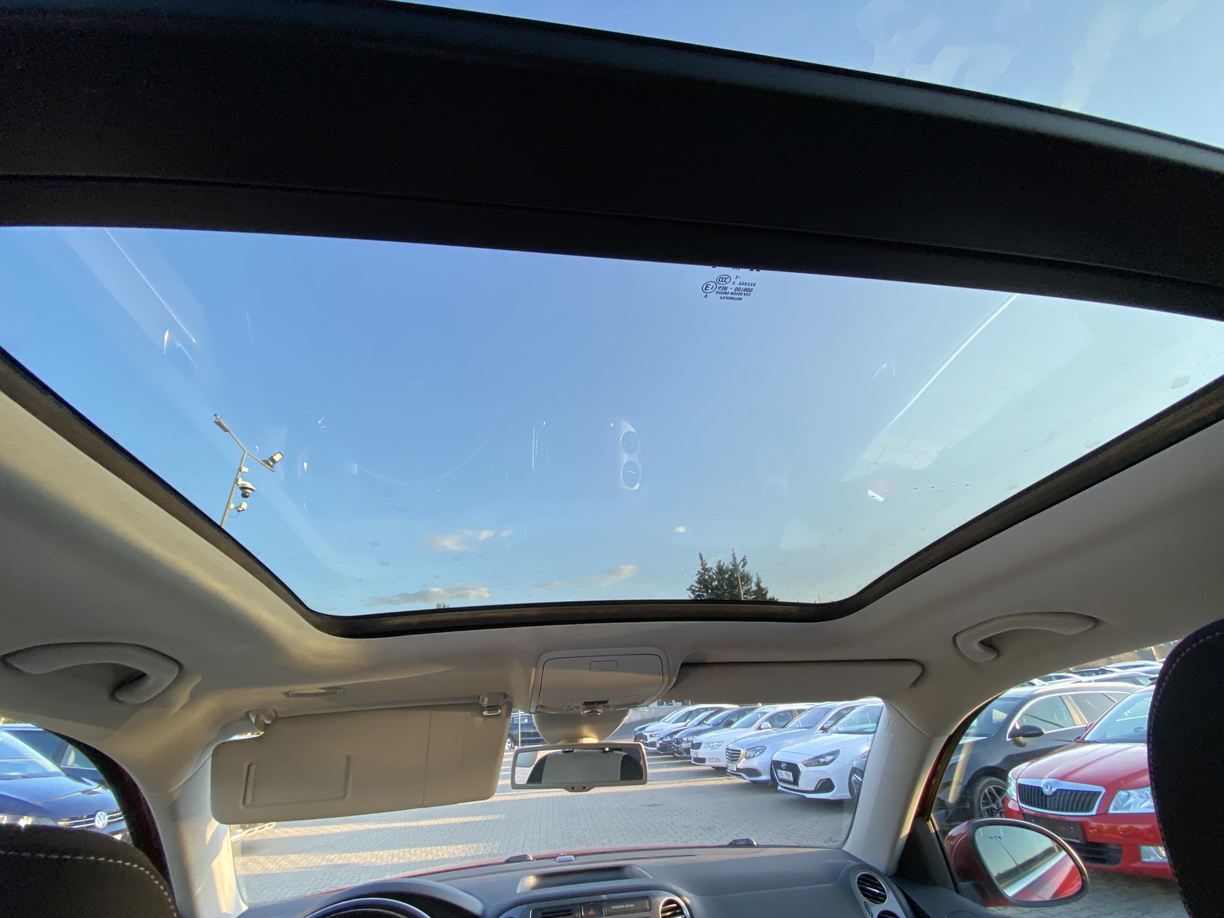 Volkswagen Tiguan, 2013 - pohled č. 10