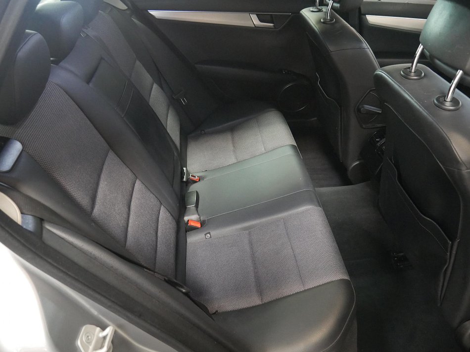 Mercedes-Benz Třída C 2.2 CDi  C200