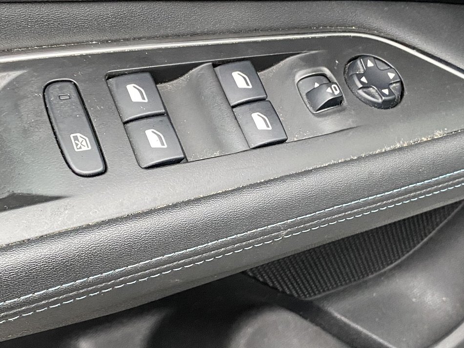 Peugeot 3008 1.2PT Crossway