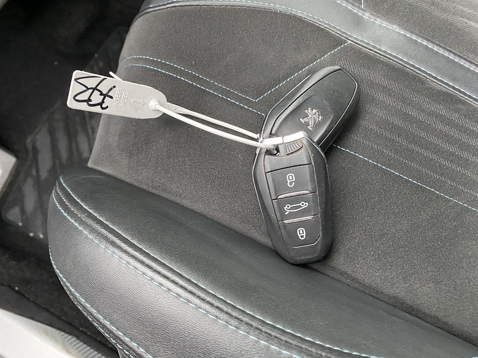 Peugeot 3008 1.2PT Crossway