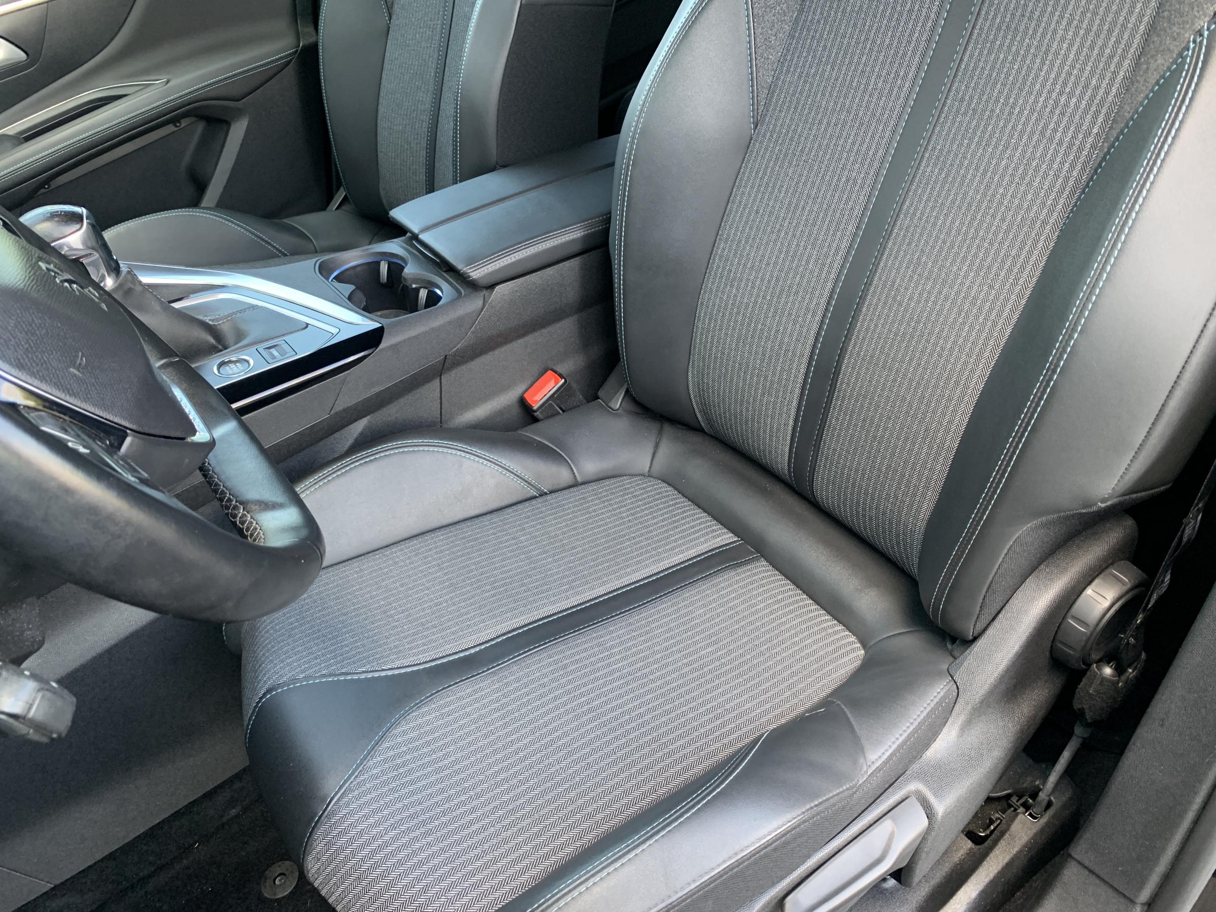 Peugeot 3008, 2021 - pohled č. 10