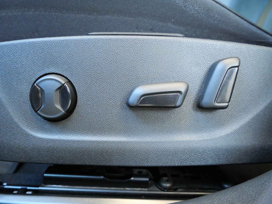 Škoda Octavia IV 2.0 TDi Scout 4x4