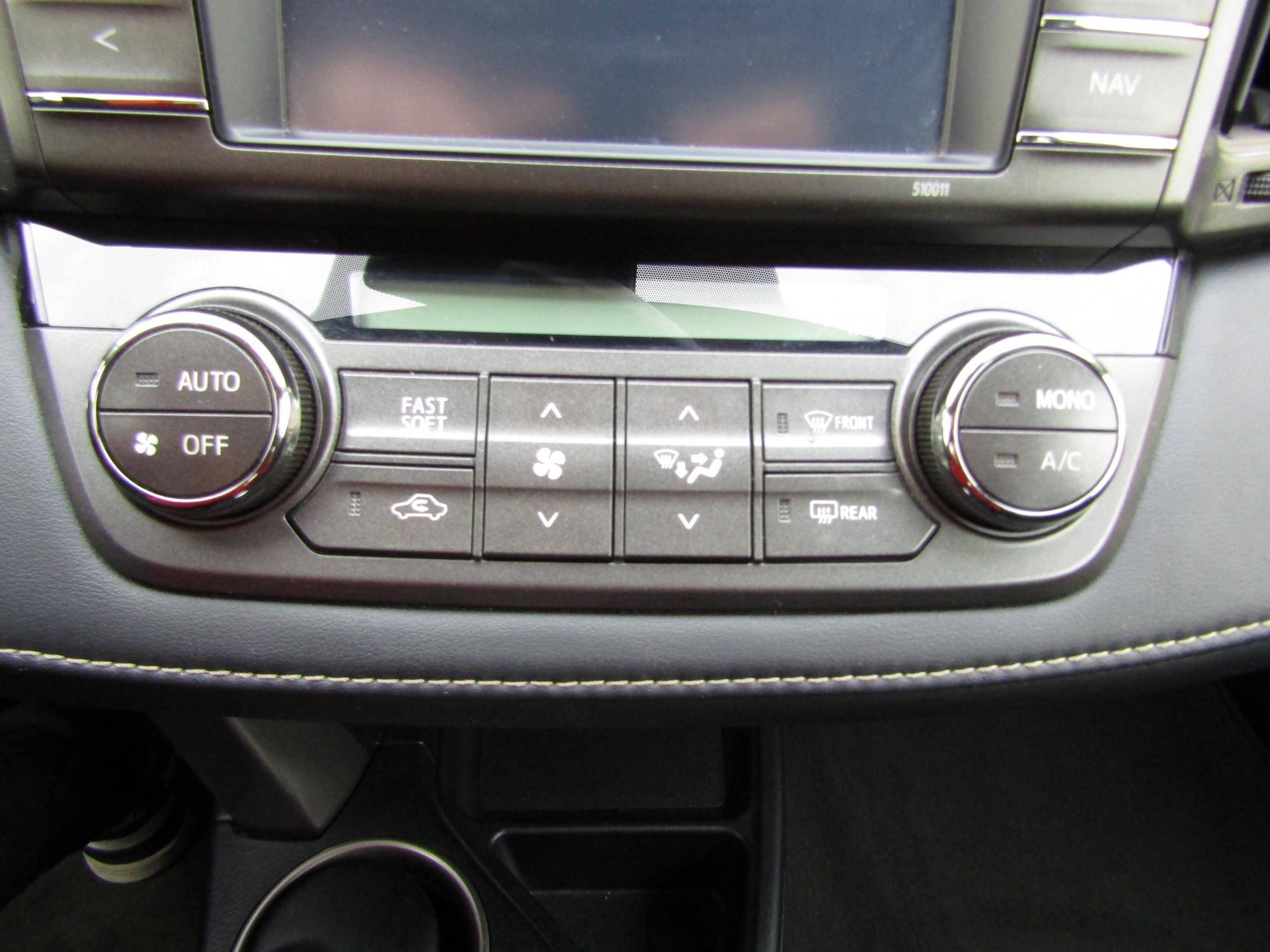 Toyota RAV4, 2015 - pohled č. 16