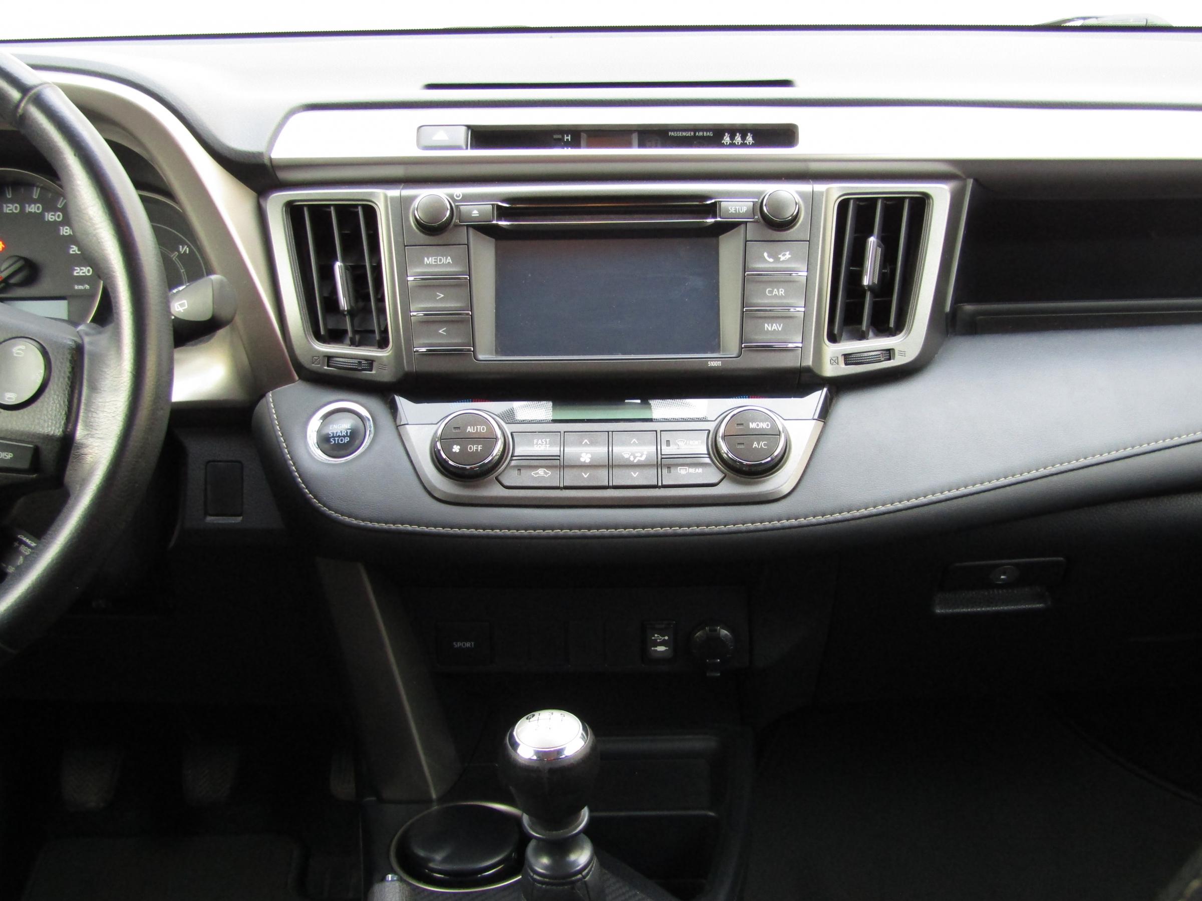 Toyota RAV4, 2015 - pohled č. 9