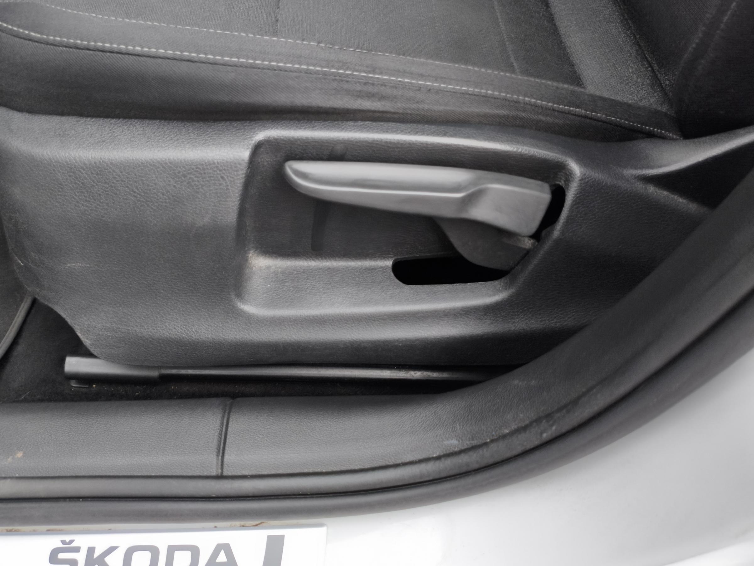 Škoda Octavia III, 2020 - pohled č. 17