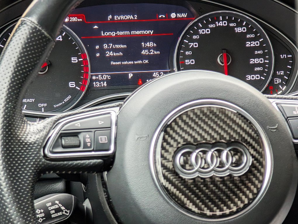 Audi A6 3.0TDi S-line Quattro