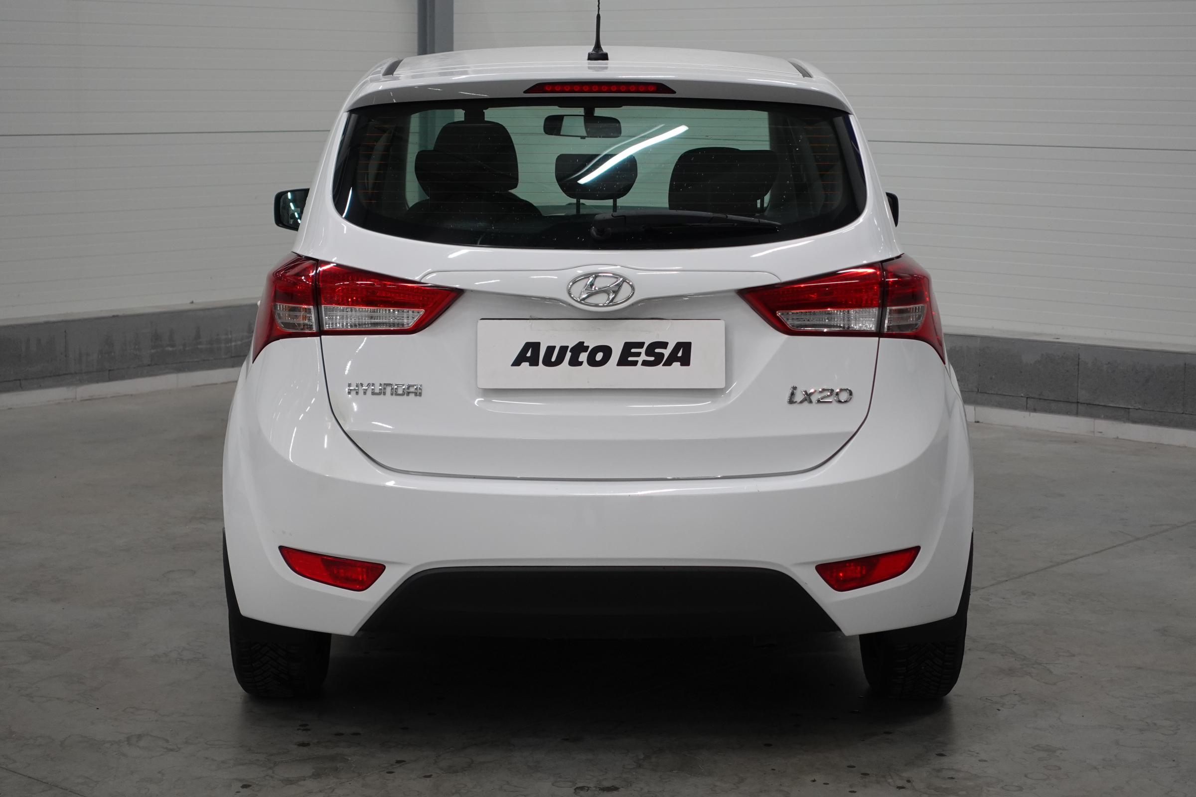 Hyundai ix20, 2016 - pohled č. 5