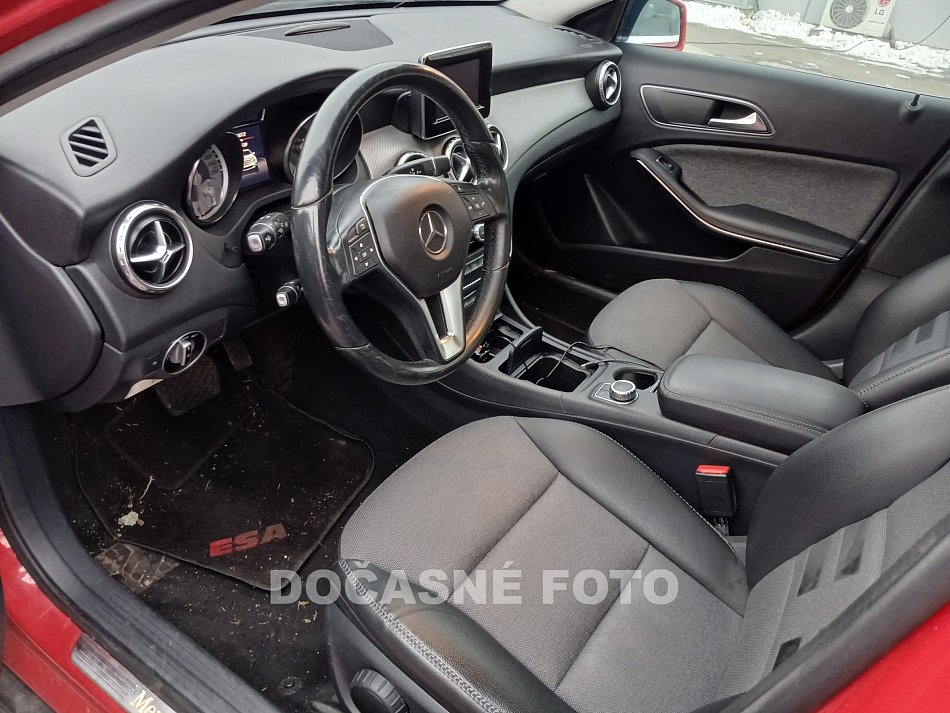 Mercedes-Benz GLA 2.0i  GLA 250  4Matic