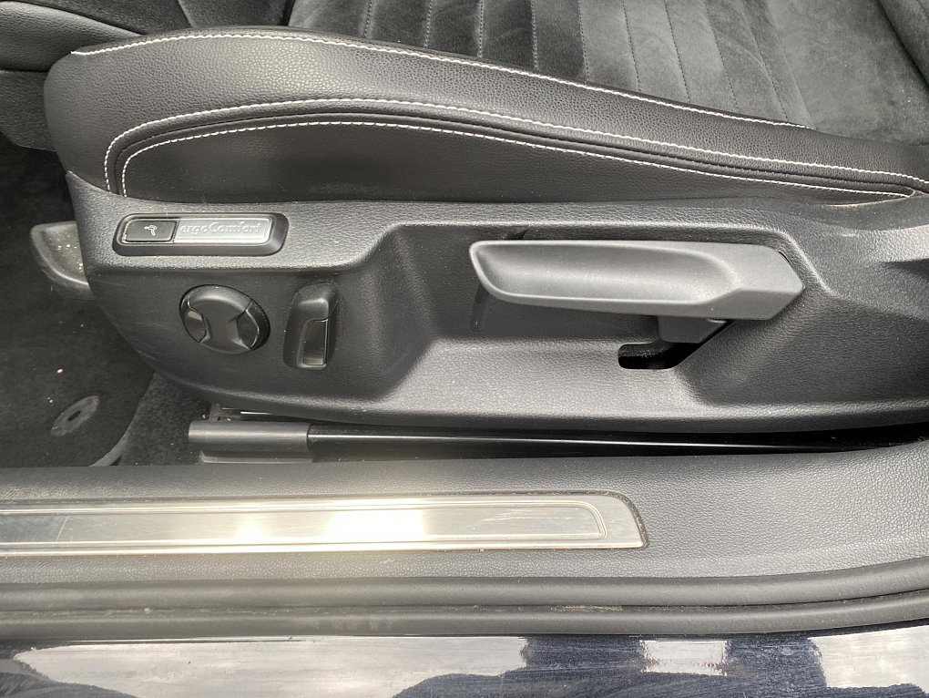 Volkswagen Passat 2.0 TDi Elegance