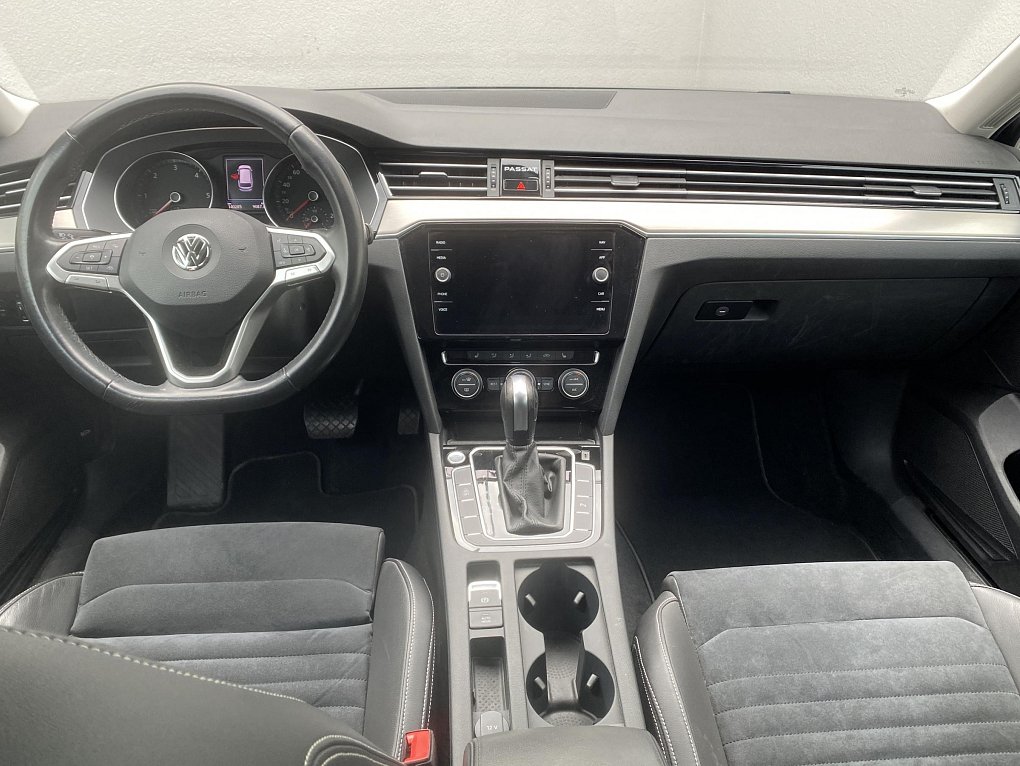 Volkswagen Passat 2.0 TDi Elegance