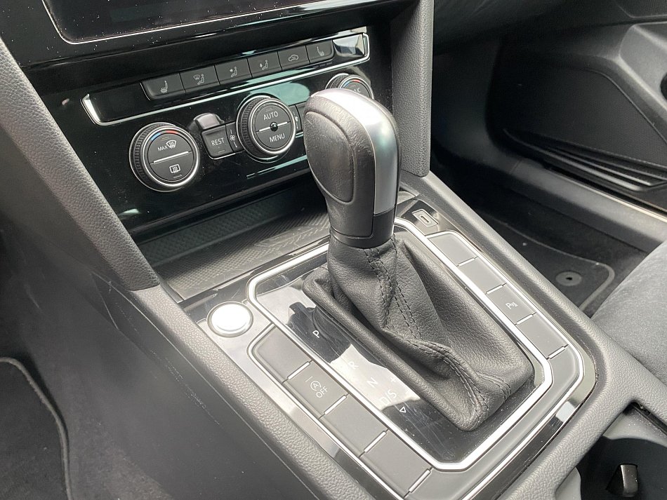 Volkswagen Passat 2.0 TDi Elegance
