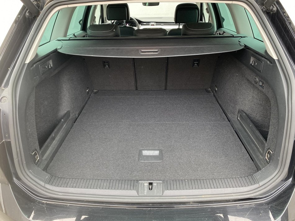 Volkswagen Passat 2.0 TDi Elegance