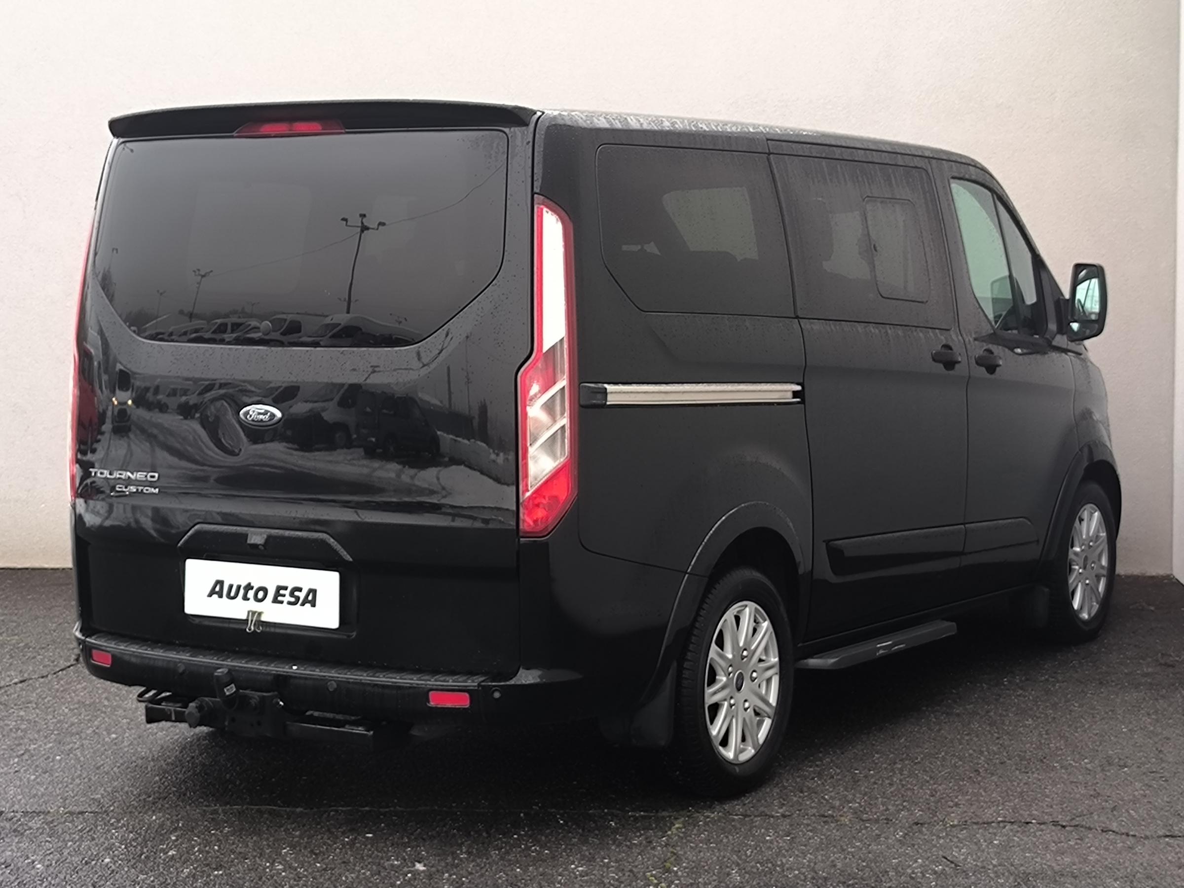 Ford Tourneo Custom, 2017 - pohled č. 4