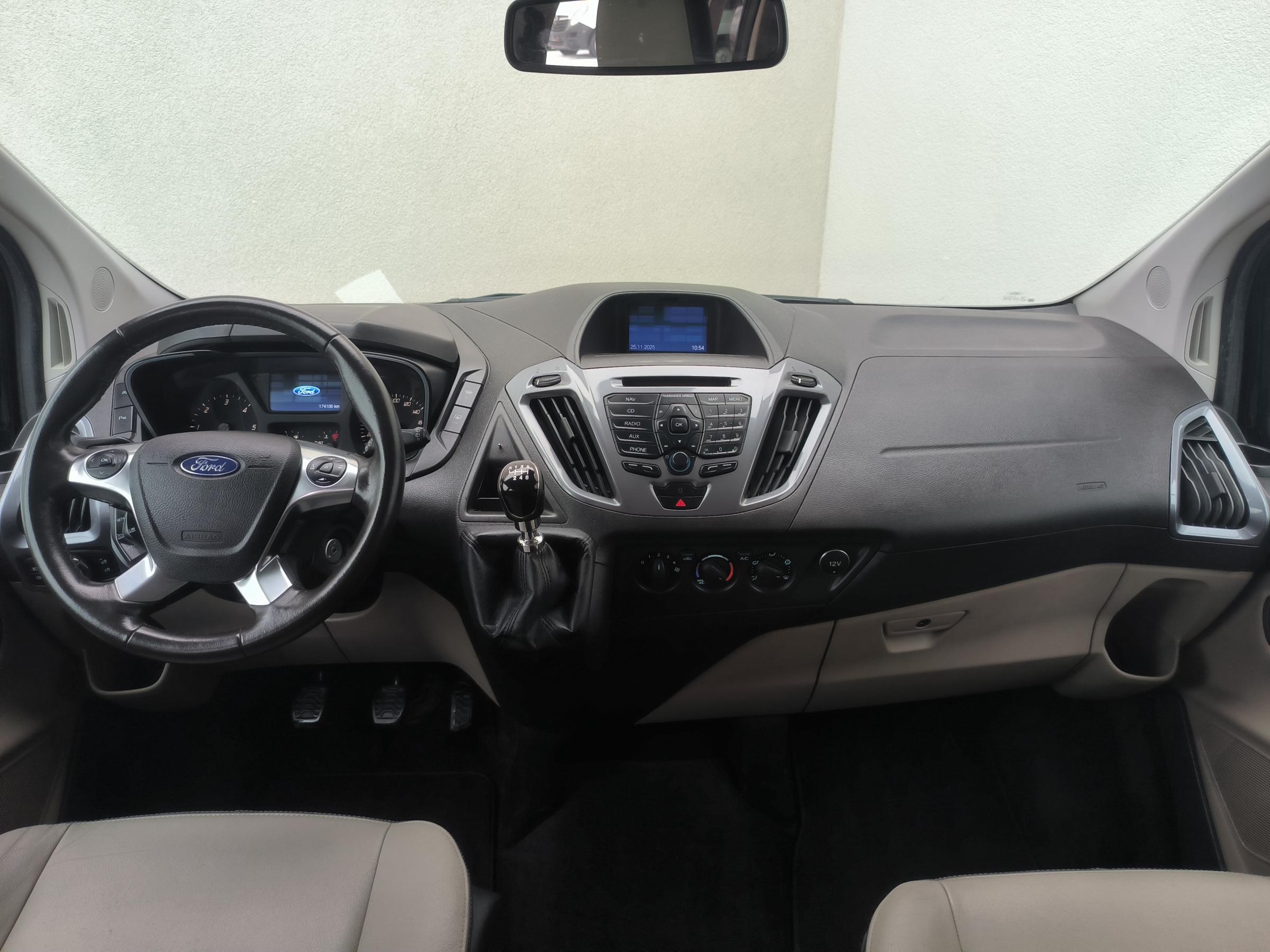 Ford Tourneo Custom, 2017 - pohled č. 8