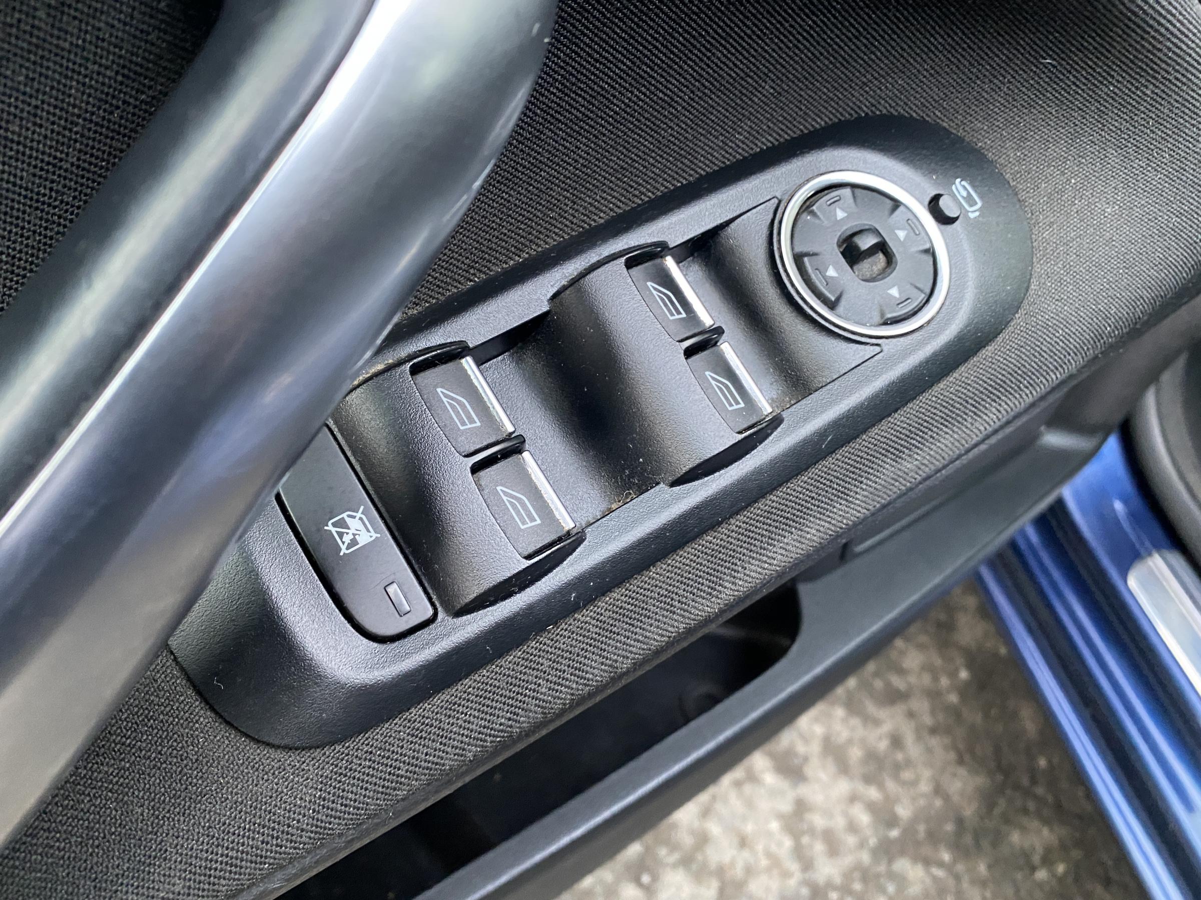 Ford Mondeo, 2010 - pohled č. 13