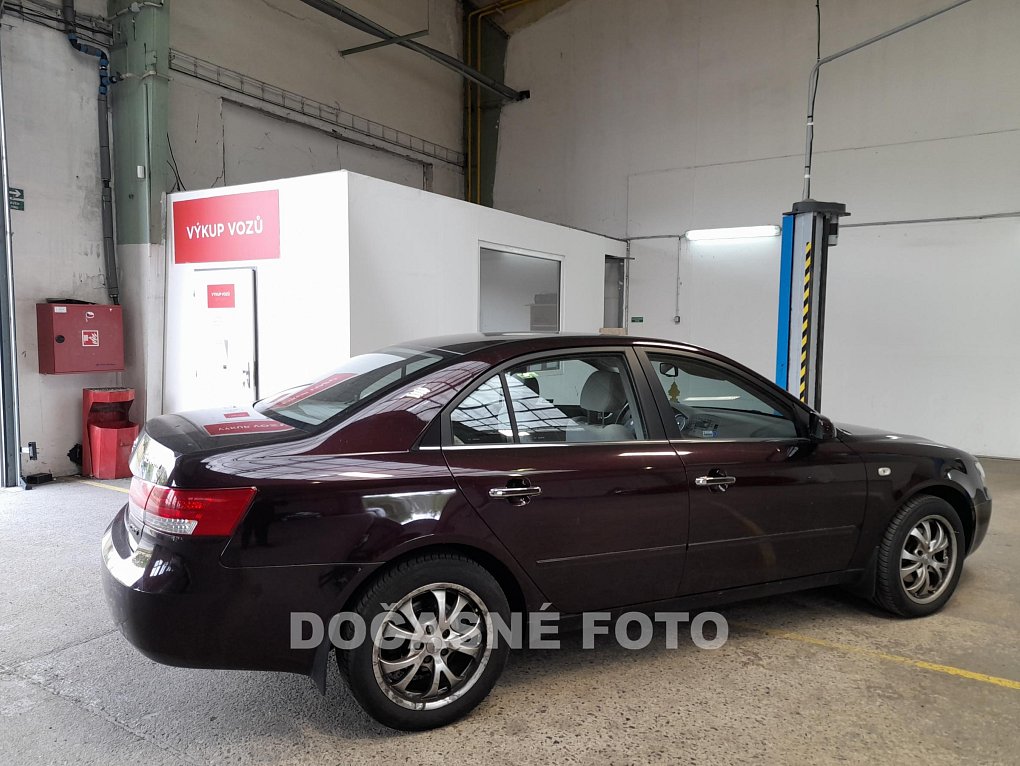 Hyundai Sonata 2.0 CRDi 