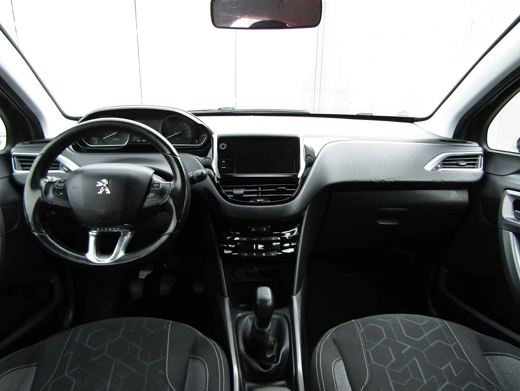 Peugeot 2008 1.2 VTi 