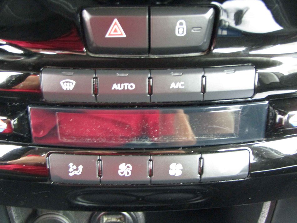Peugeot 2008 1.2 VTi 