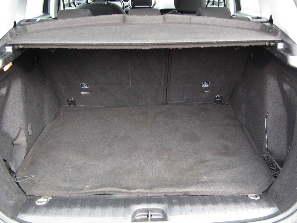 Peugeot 2008 1.2 VTi 
