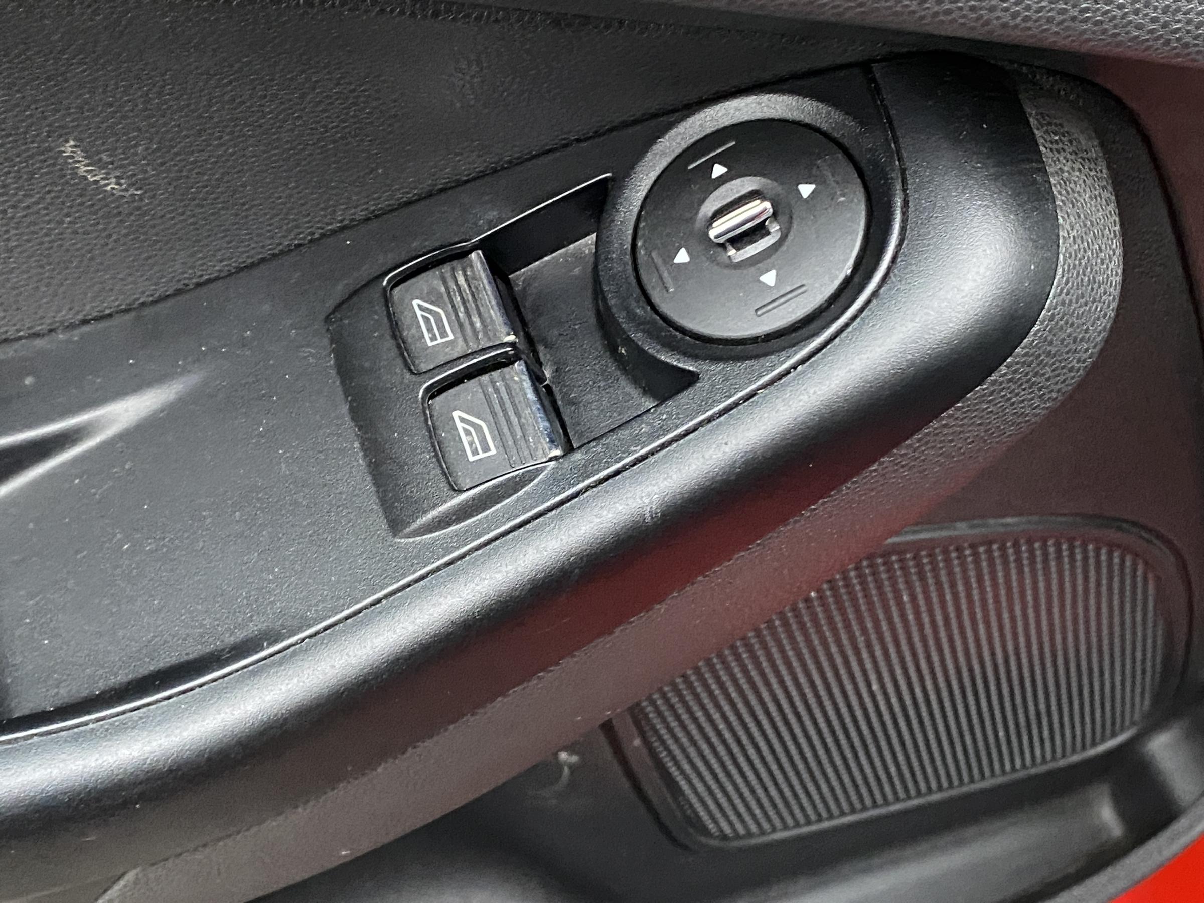 Ford Fiesta, 2013 - pohled č. 11