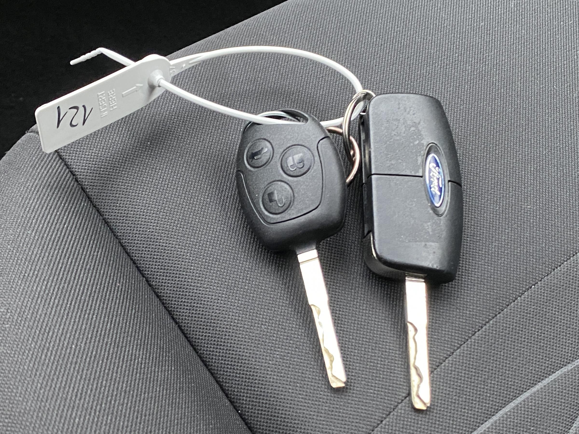 Ford Fiesta, 2013 - pohled č. 16