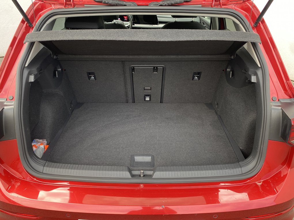 Volkswagen Golf 1.5 e-TSi Style