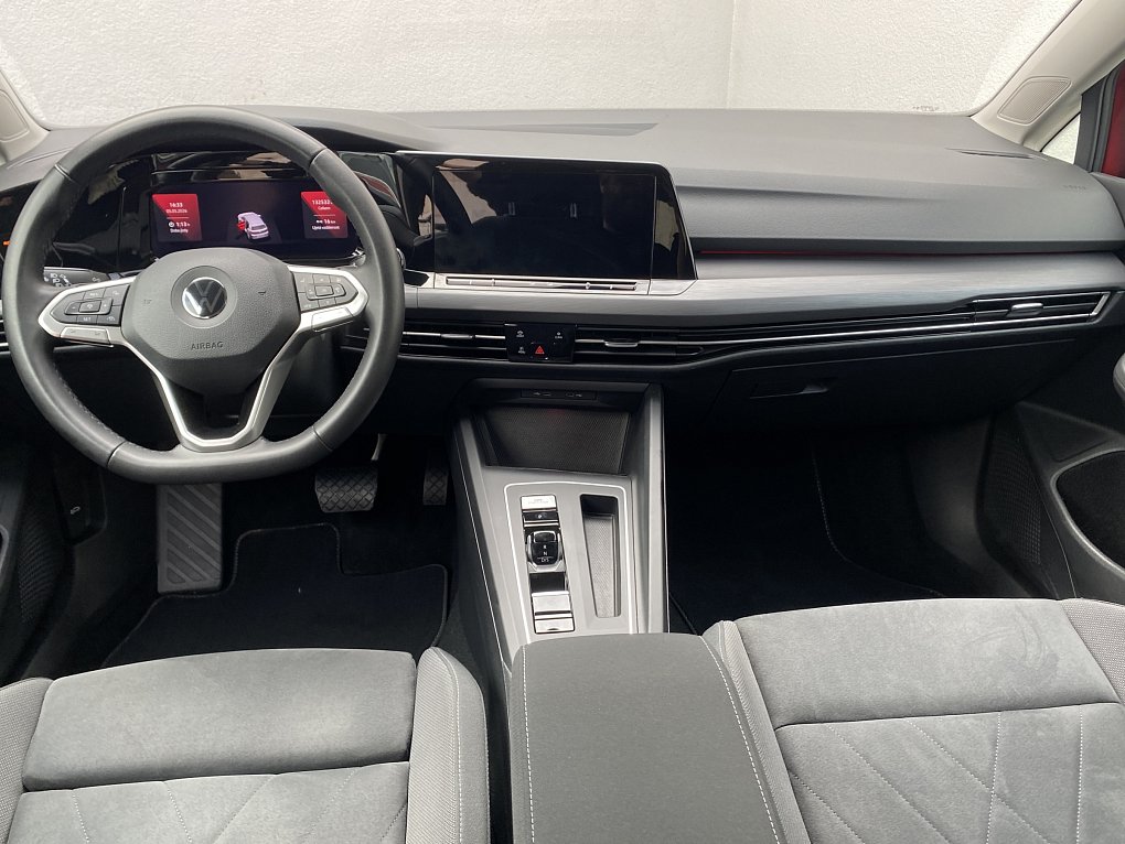 Volkswagen Golf 1.5 e-TSi Style