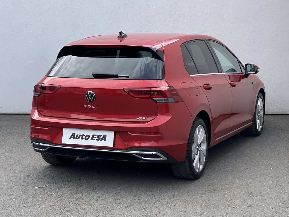 Volkswagen Golf 1.5 e-TSi Style