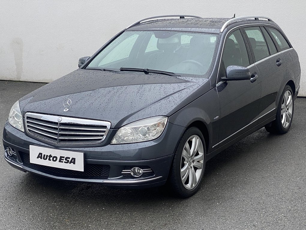 Mercedes-Benz Třída C 2.2 CDi Avantgarde C220