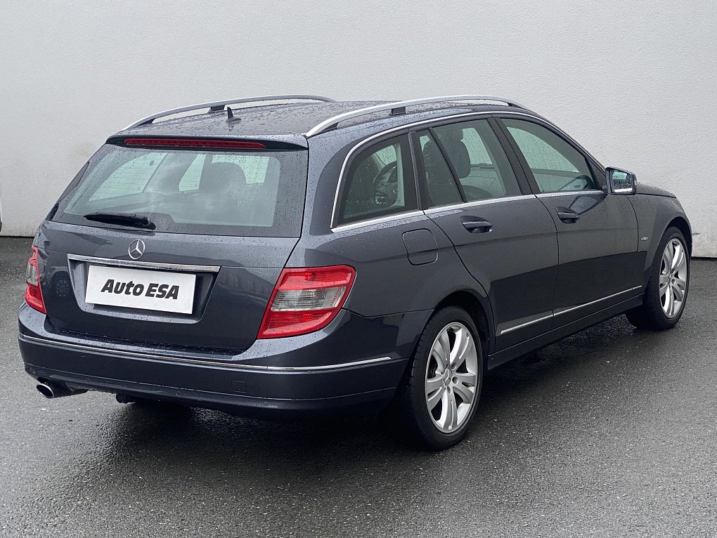 Mercedes-Benz Třída C 2.2 CDi Avantgarde C220