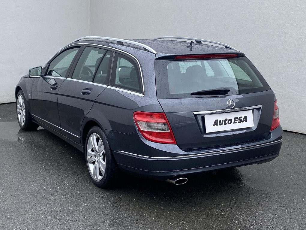 Mercedes-Benz Třída C 2.2 CDi Avantgarde C220