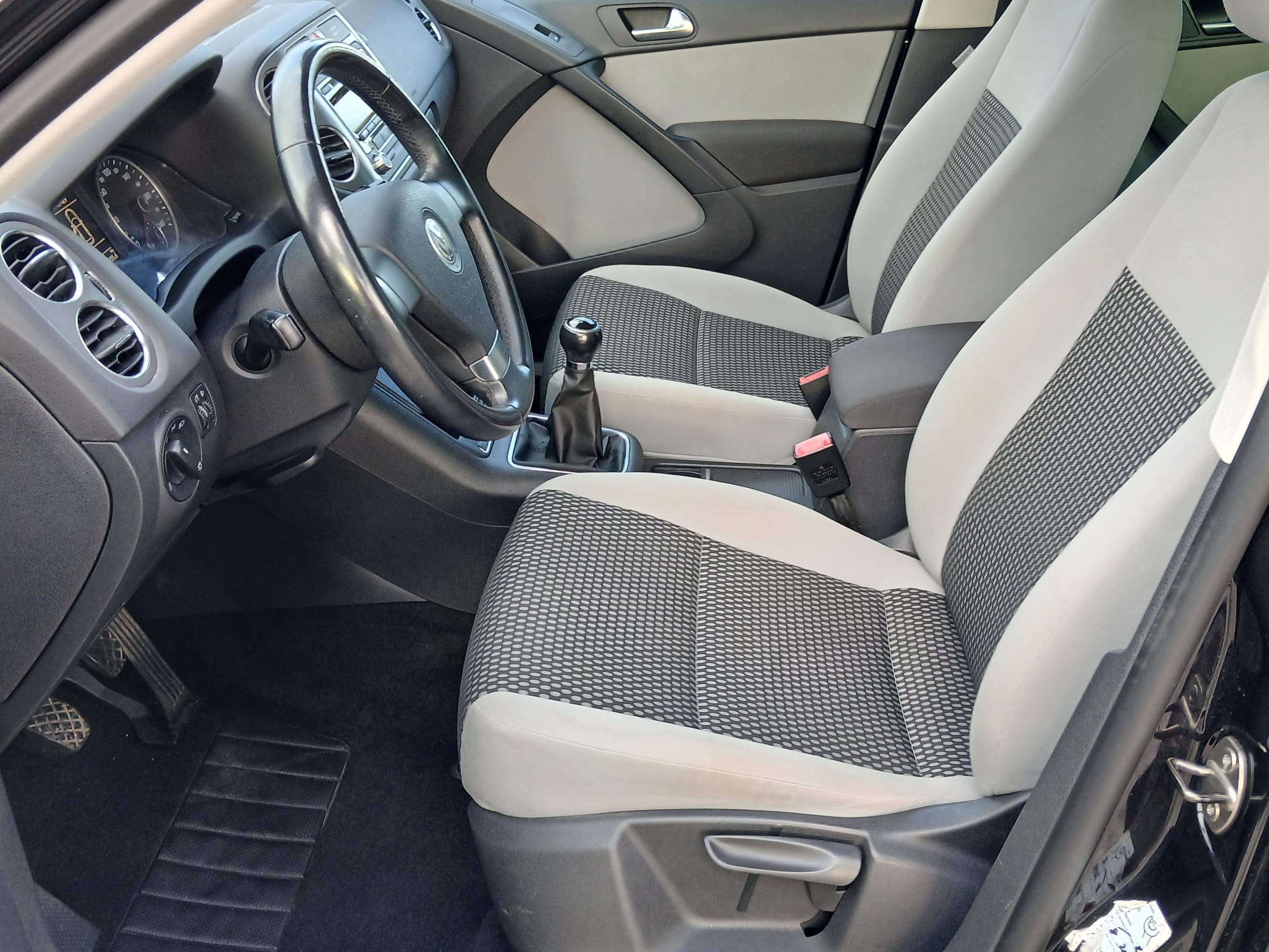 Volkswagen Tiguan, 2010 - pohled č. 9