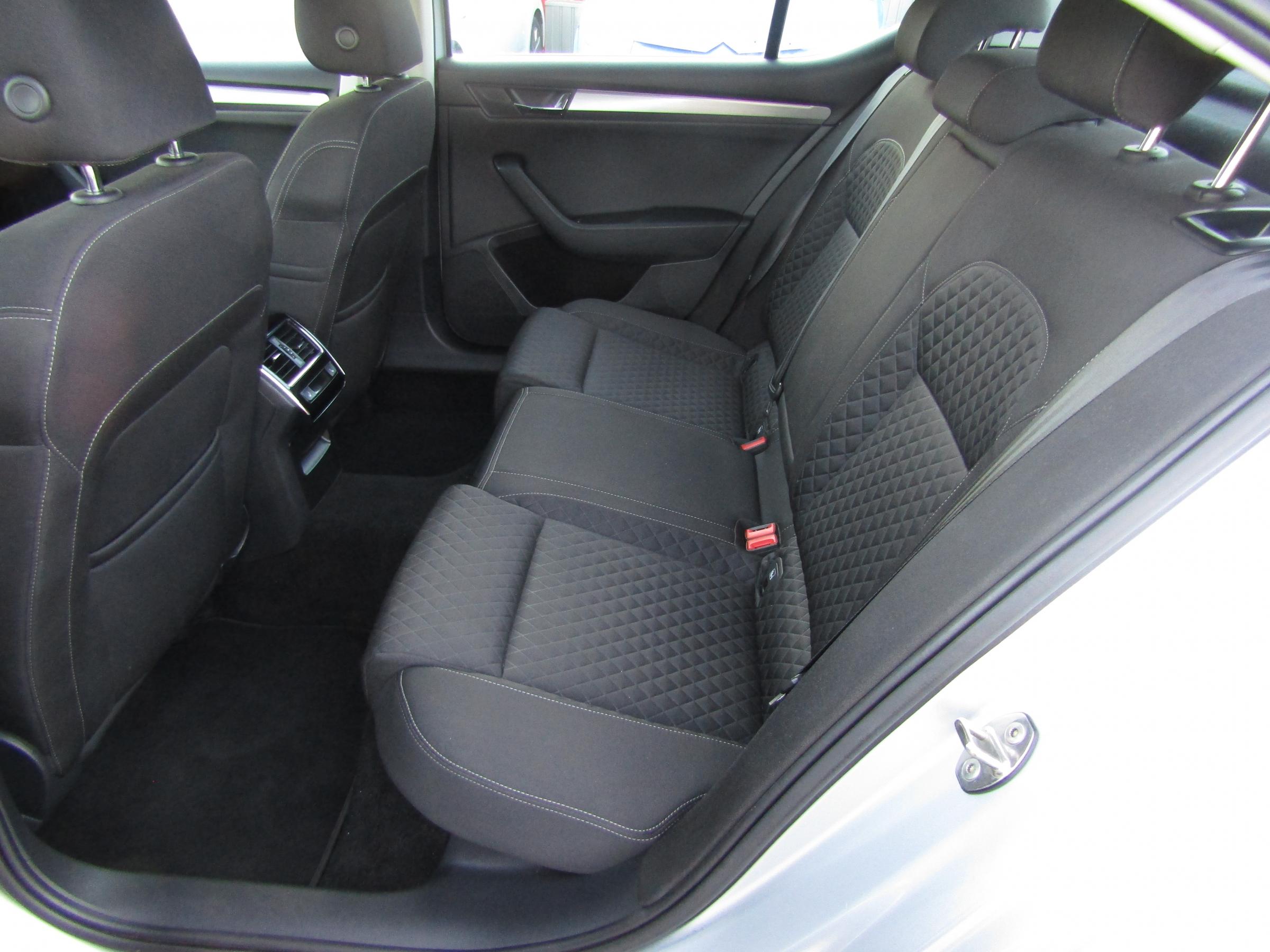 Škoda Superb III, 2018 - pohled č. 10