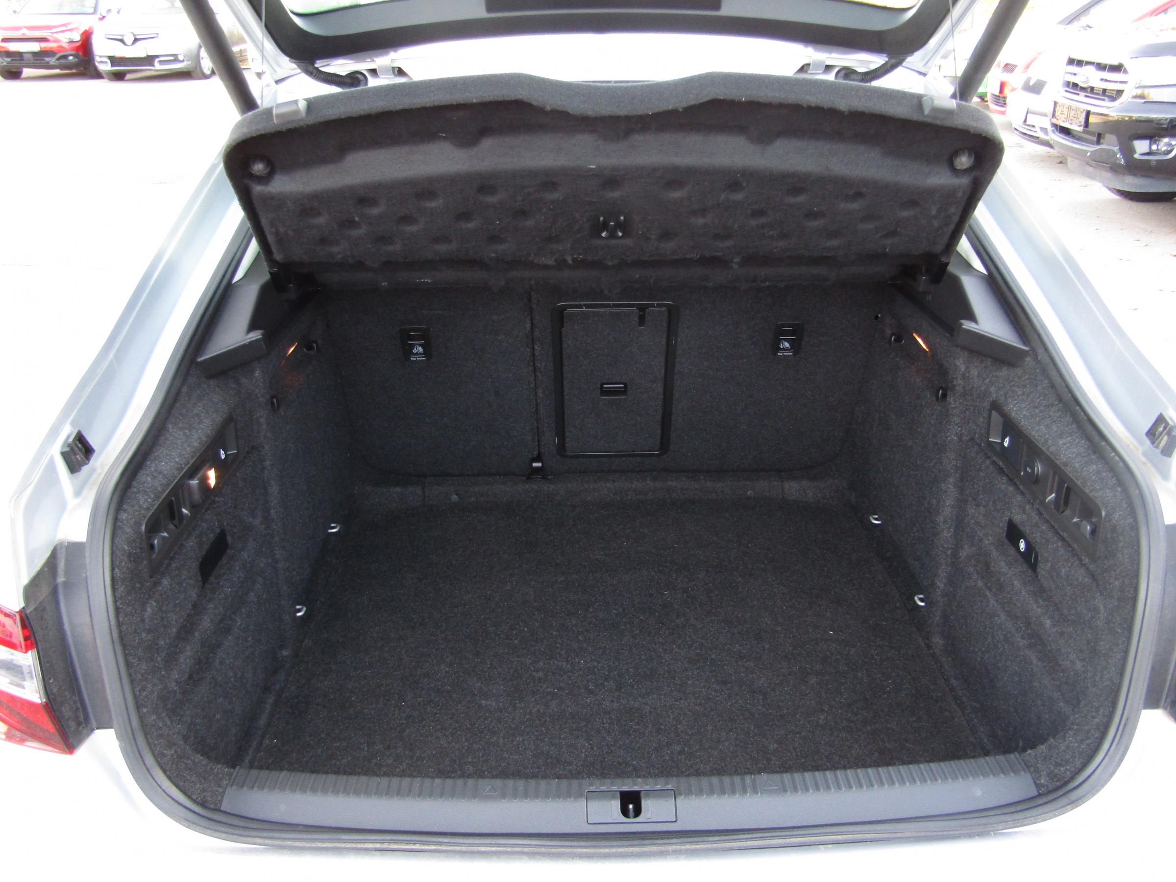 Škoda Superb III, 2018 - pohled č. 7