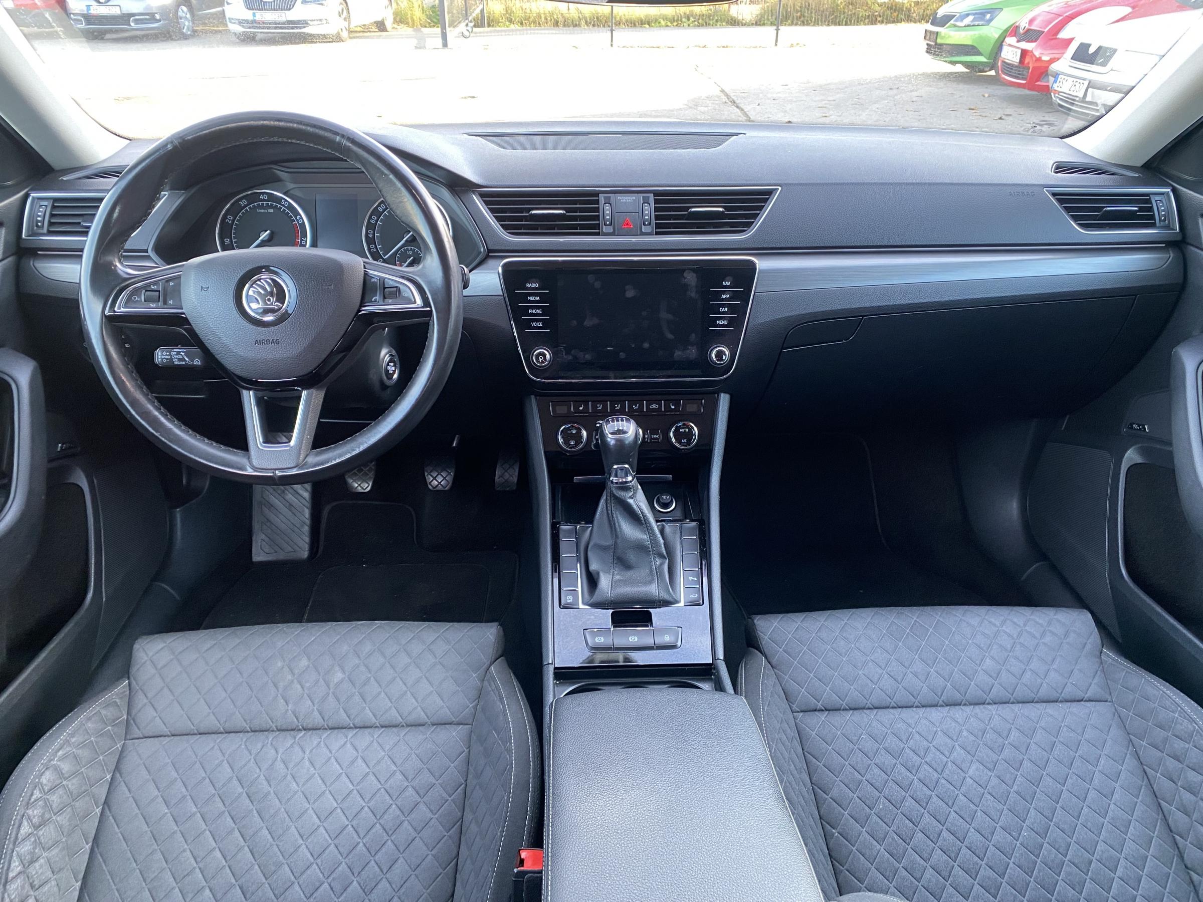 Škoda Superb III, 2018 - pohled č. 8