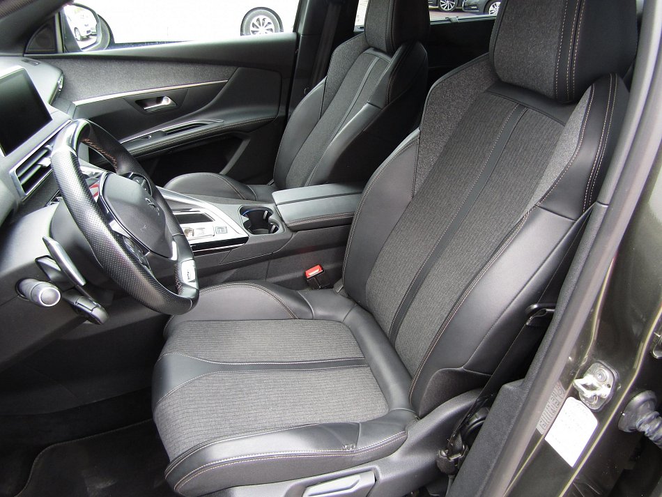 Peugeot 5008 2.0HDi 