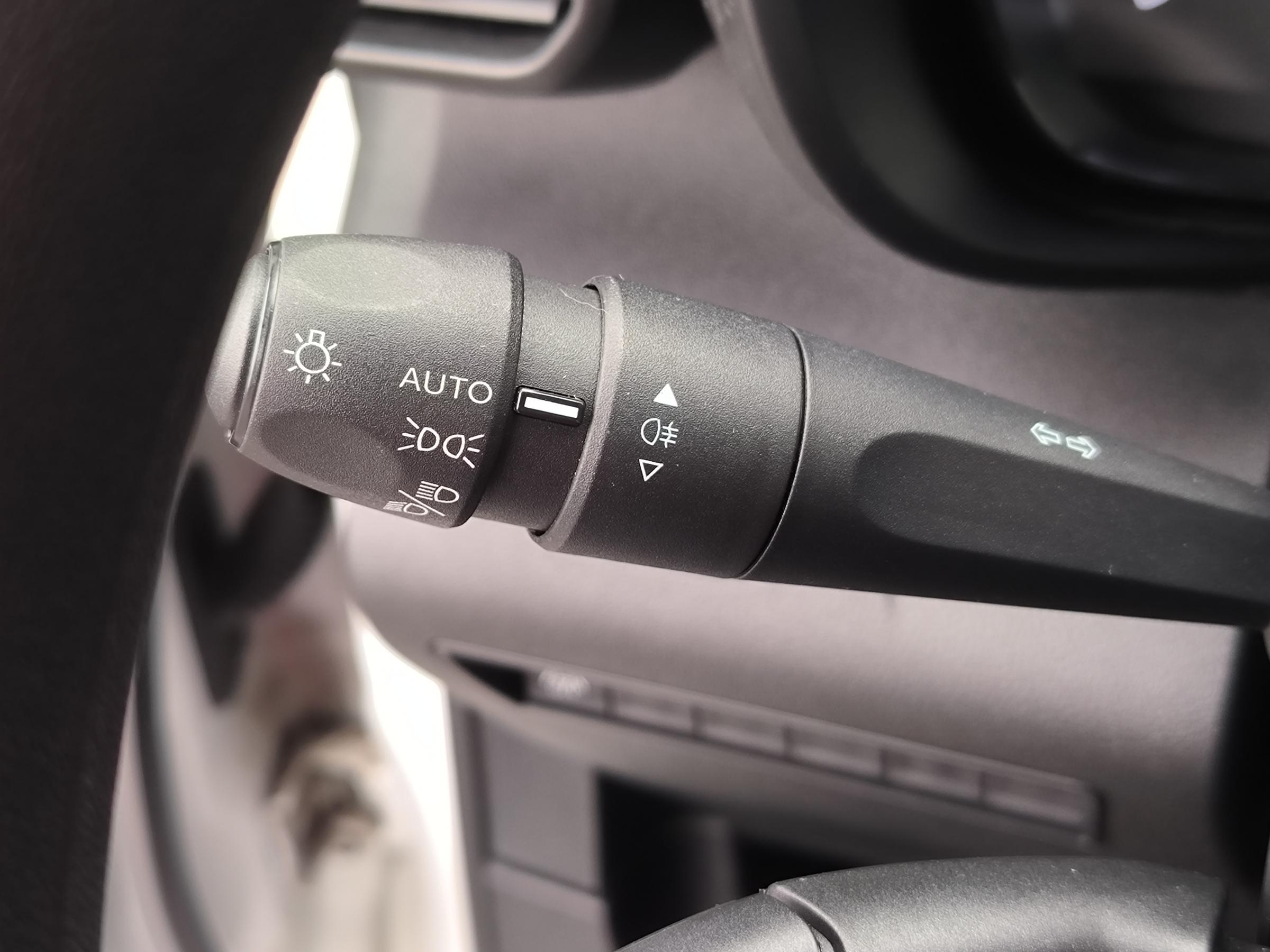 Citroën Berlingo, 2019 - pohled č. 15