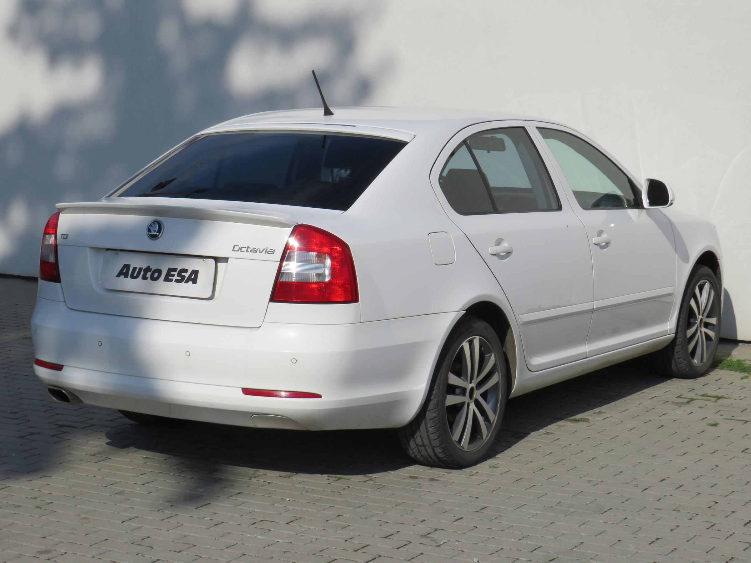 Škoda Octavia, 2012 - pohled č. 4